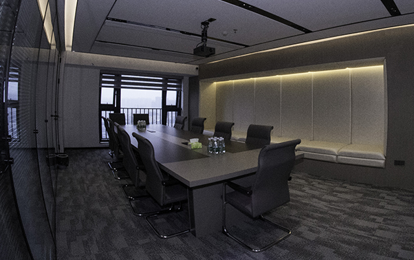 ROLENDO meeting room and conference table